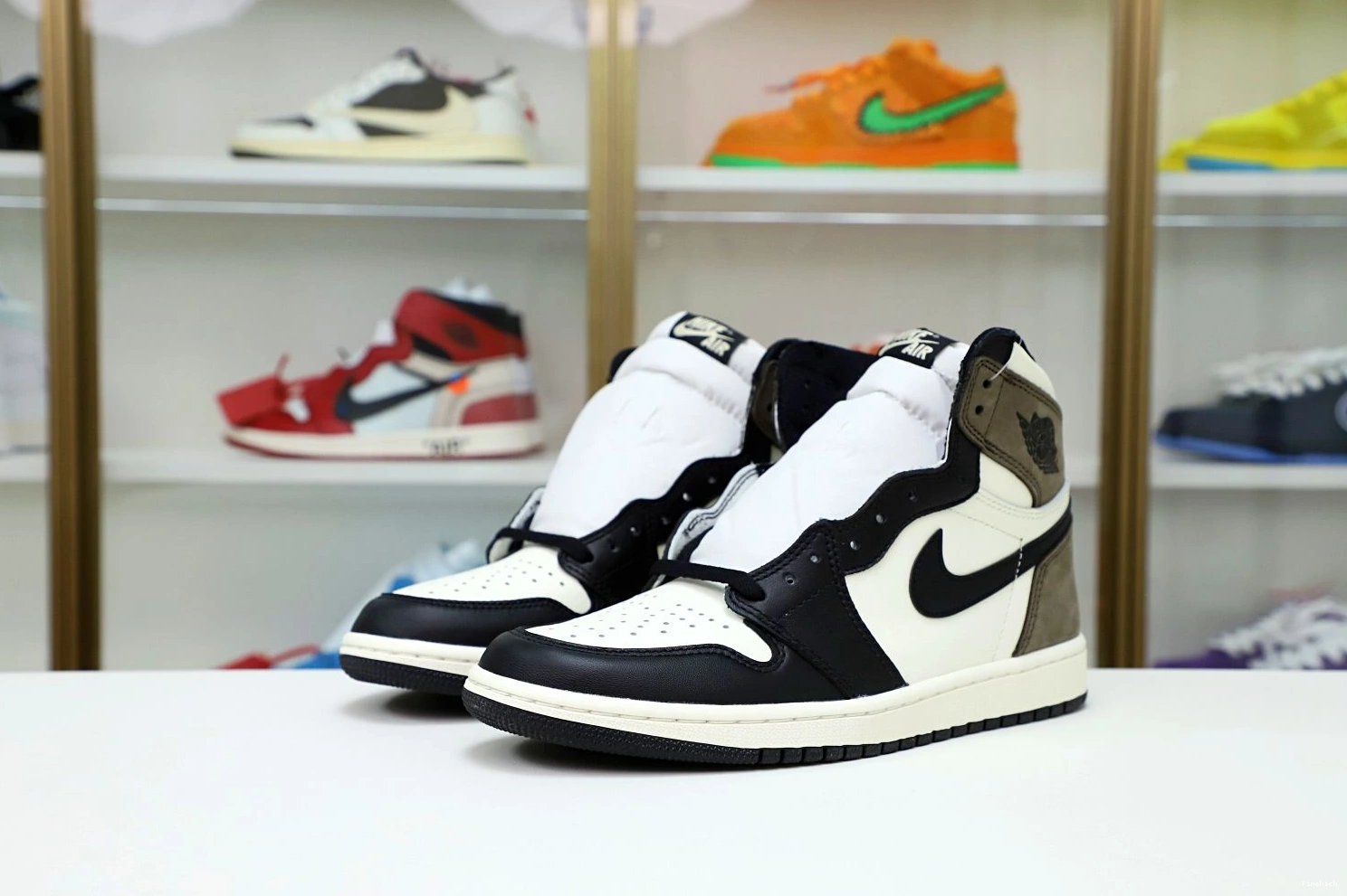 AIR 'DARK MOCHA' OG 1 HIGH JORDAN RETRO 0125